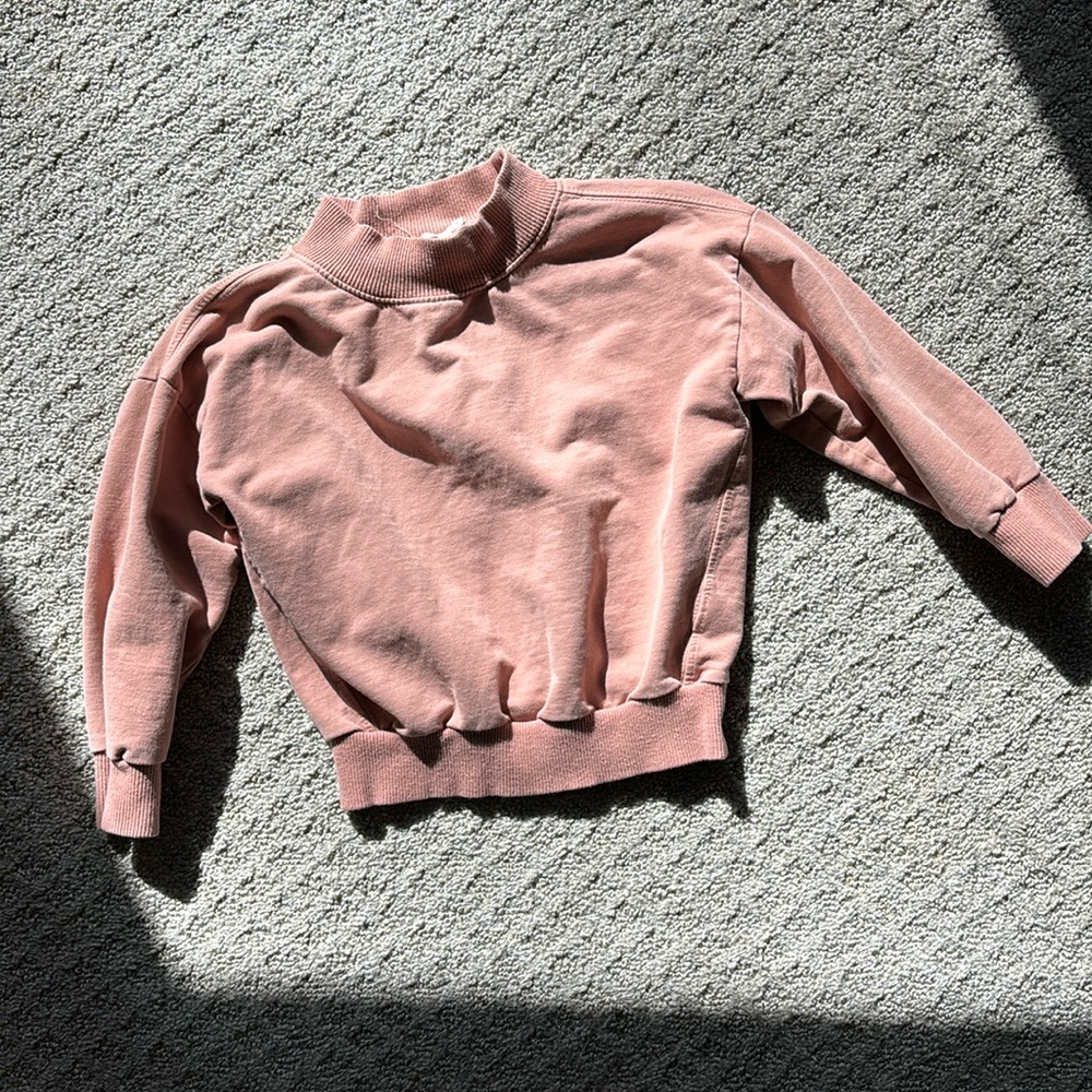 ( ✨5 for $20✨ ) Soft Pastel Sweatshirt - Size 5Y